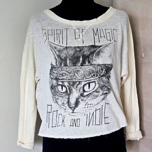 H&M Divided-Cutout Back Cat Graphic Top, Spirit of Magic Rock Indie Cotton/Linen